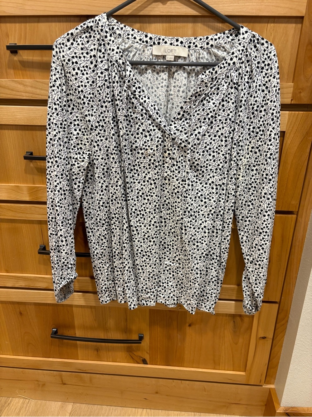 LOFT Black and White Printed V-Neck Long-Sleeve Blouse